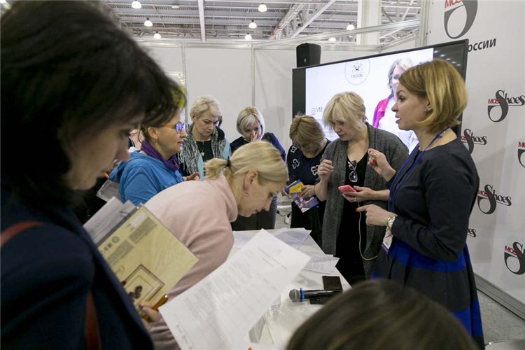 俄羅斯國際鞋類箱包及服裝配飾展展會現(xiàn)場